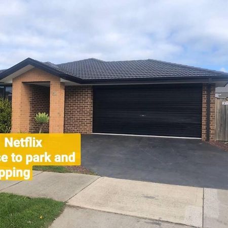 Sweet Four Bedroom Home @Cranbourne West Exteriör bild