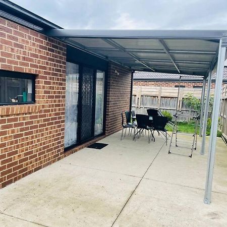 Sweet Four Bedroom Home @Cranbourne West Exteriör bild